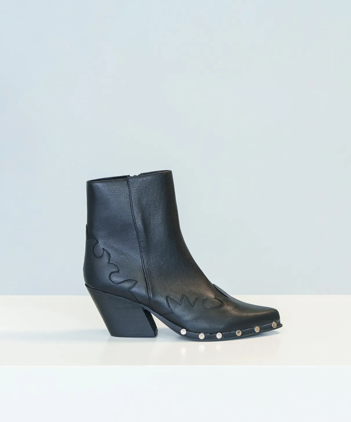 Botas cortas con Tachuelas