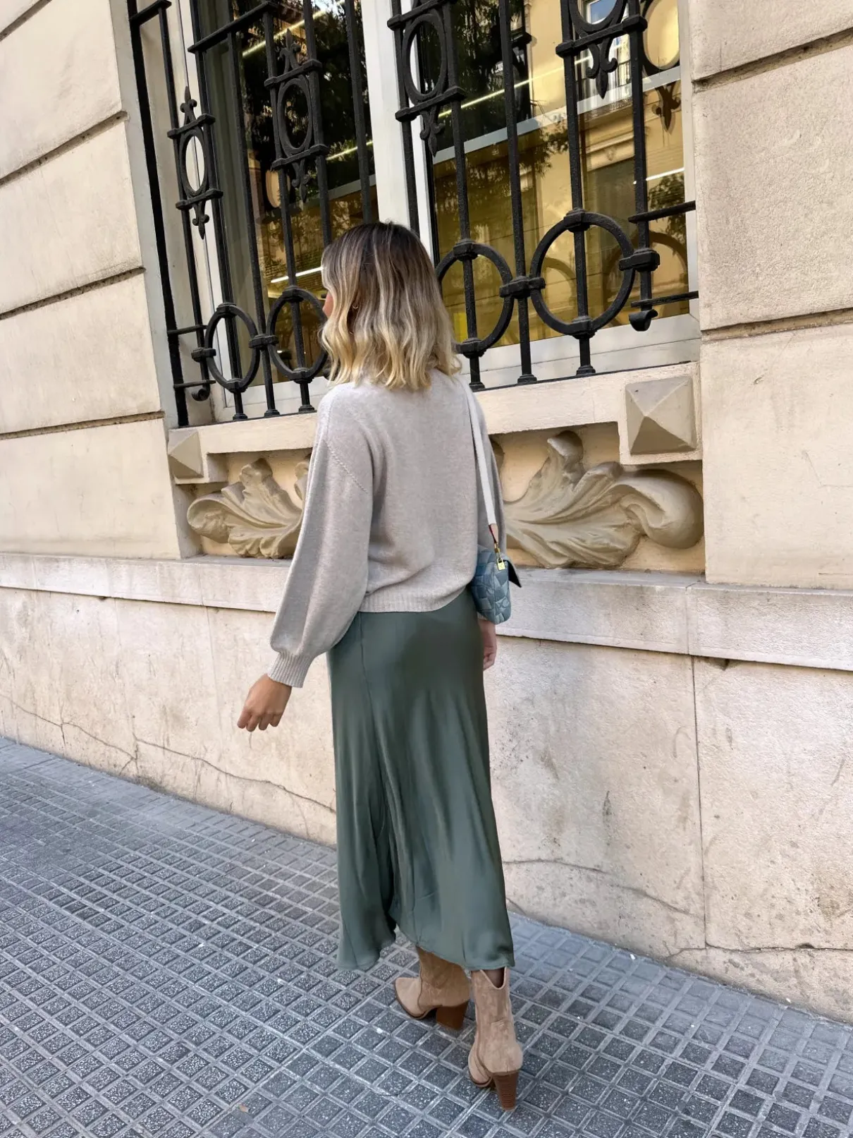 Falda satinada evase